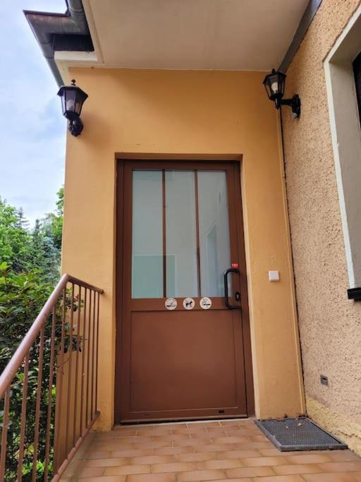 Duplex Apartment Ullstein- 4 Bedrooms, 2 Bathrooms, Living Room, 2 Parking Spaces, Boxspringbeds, Family & Business Apartment! Берлин Екстериор снимка