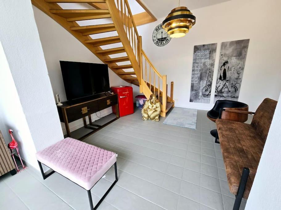 Duplex Apartment Ullstein- 4 Bedrooms, 2 Bathrooms, Living Room, 2 Parking Spaces, Boxspringbeds, Family & Business Apartment! Берлин Екстериор снимка